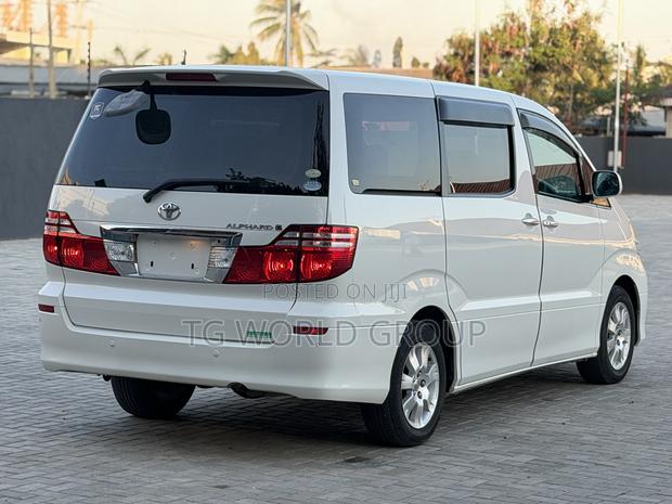 Toyota Alphard 2.4 Petrol FWD 2007 White