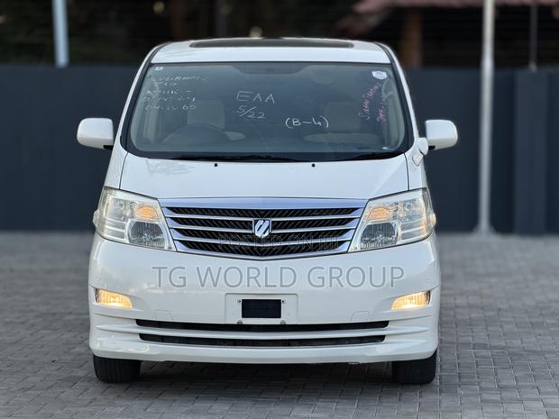 Toyota Alphard 2.4 Petrol FWD 2007 White