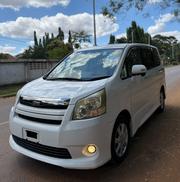 Toyota Noah 2.0 143hp FWD (8 Seater) 2008 White for sale