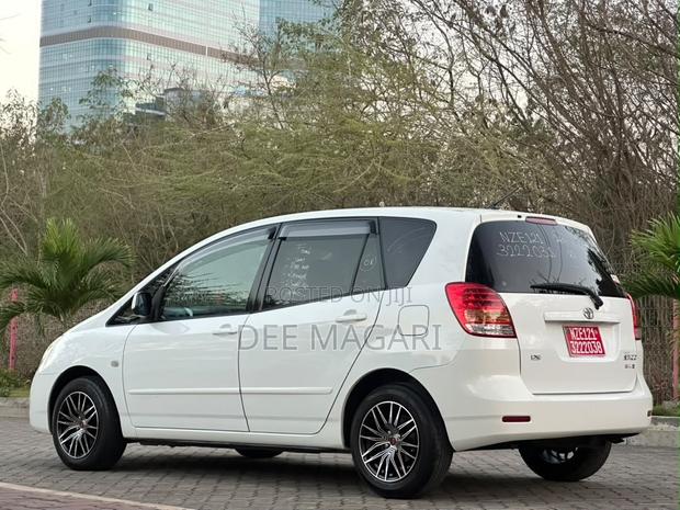 Toyota Corolla 2005 White