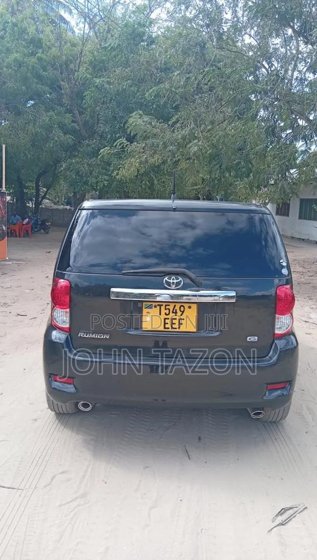 Toyota Rumion 2025 Black