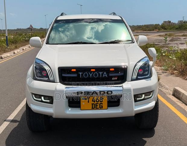 Toyota Land Cruiser Prado 2005 White