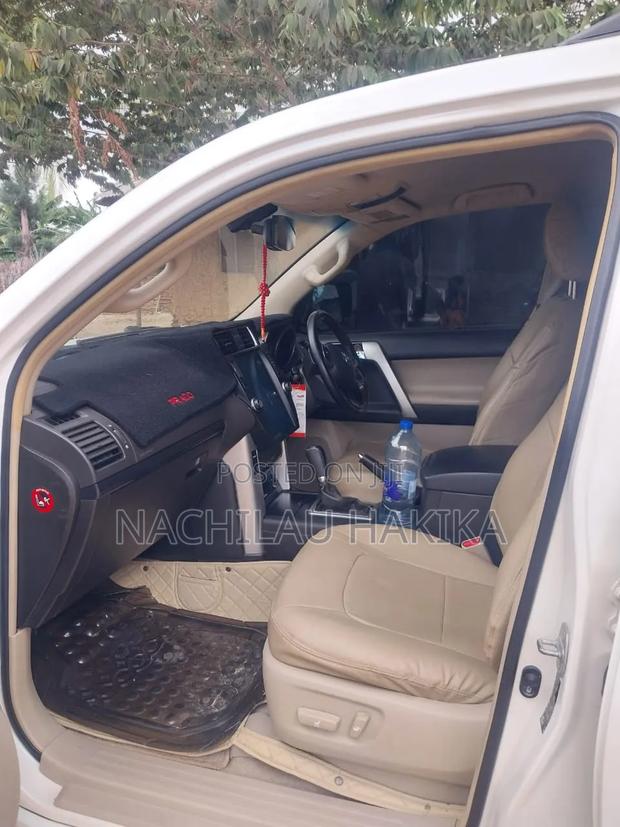 Toyota Land Cruiser Prado 2010 White