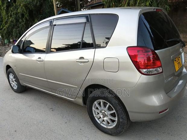 Toyota Corolla Spacio 2004 Silver