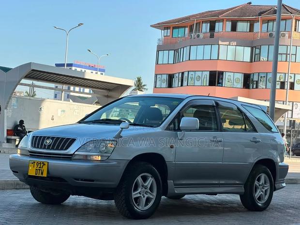 Toyota Harrier 2001 Silver