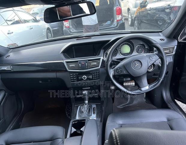 Mercedes-Benz E200 2012 Black