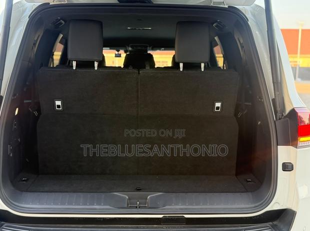 Toyota Land Cruiser 2022 White