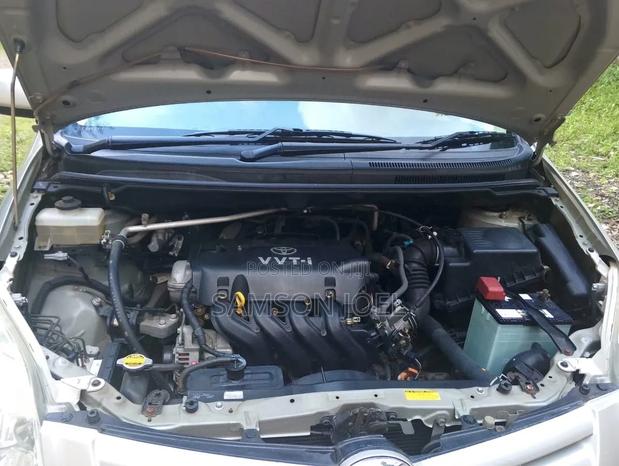 Toyota Corolla Spacio 2005 Silver