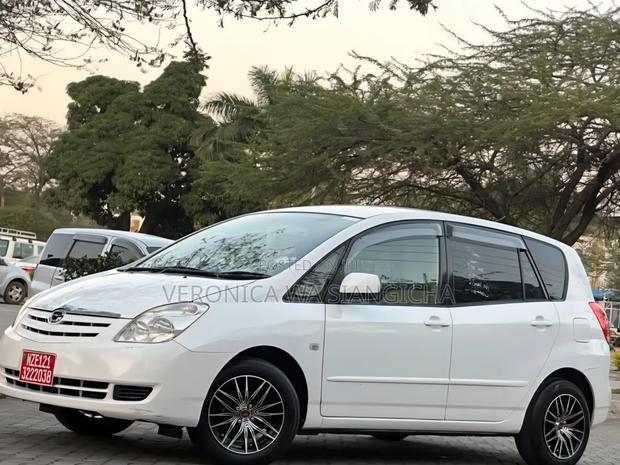 Toyota Corolla Spacio 2005 White
