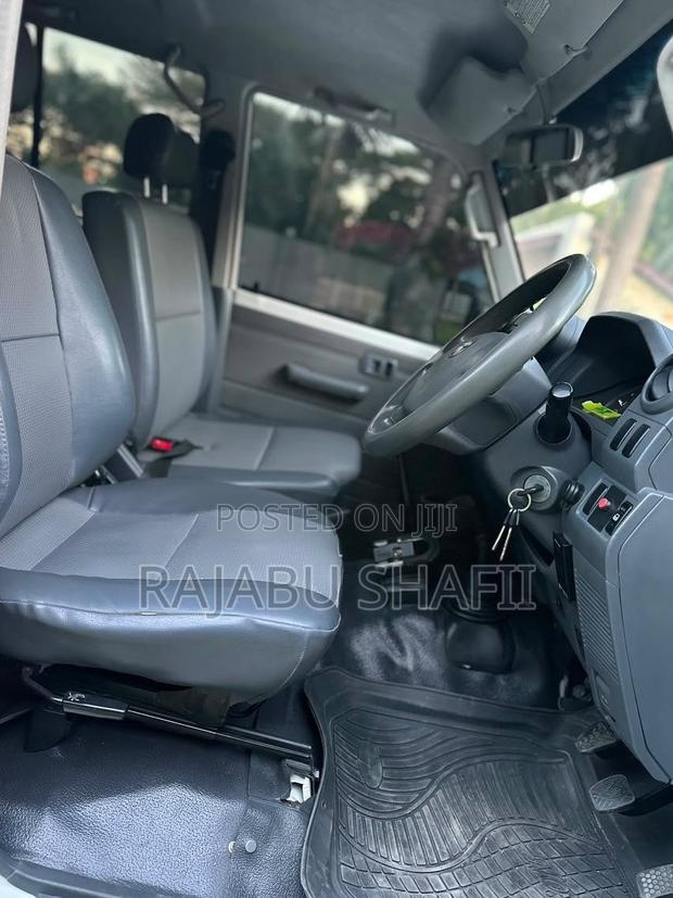 Toyota Land Cruiser 2018 White