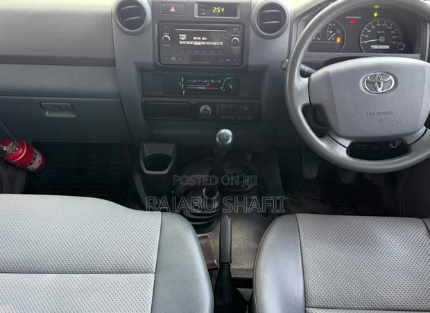Toyota Land Cruiser 2018 White
