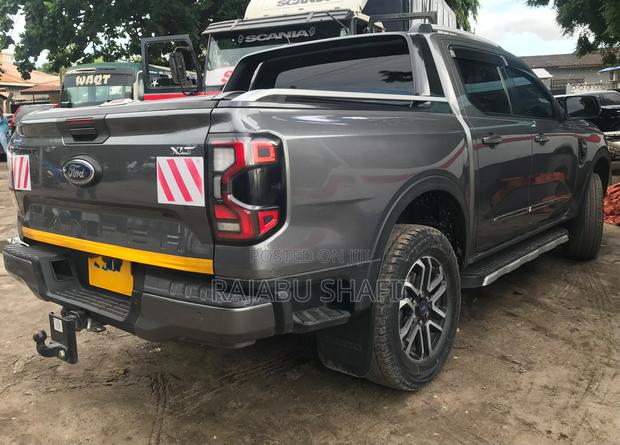 Ford Ranger Wildtrak 2024 Gray