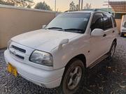 Suzuki Escudo 2000 White for sale