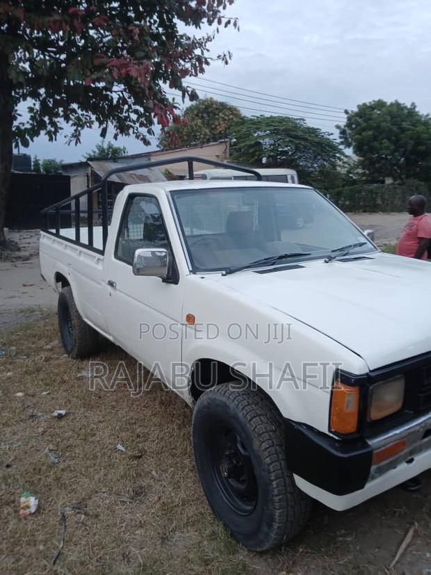 Toyota Hilux 1996 White