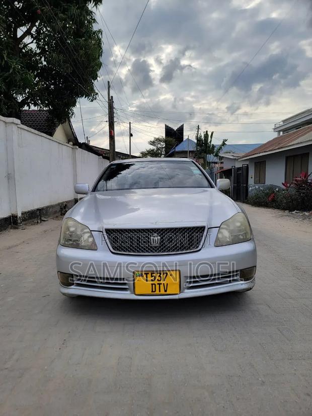 Toyota Crown Royale 2005 Silver
