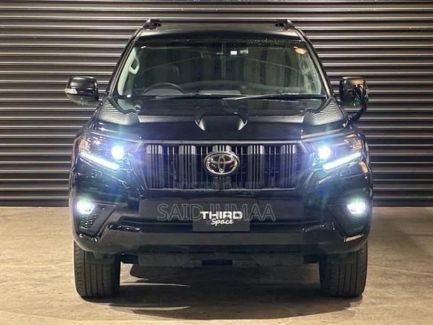 Toyota Land Cruiser Prado 2023 Black