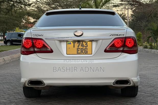 Toyota Crown 2009 Off white