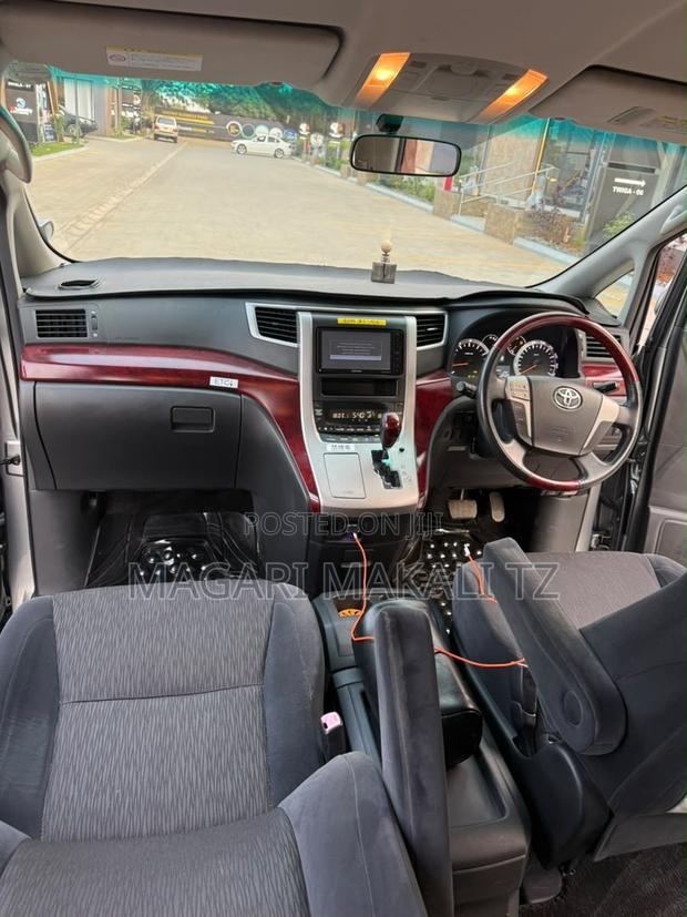 Toyota Alphard 2.4 Petrol FWD 2008 Gray