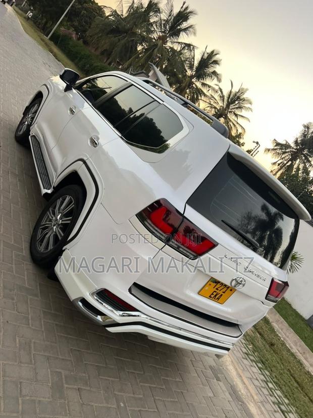 Toyota Land Cruiser 4.6 V8 GX 2010 White