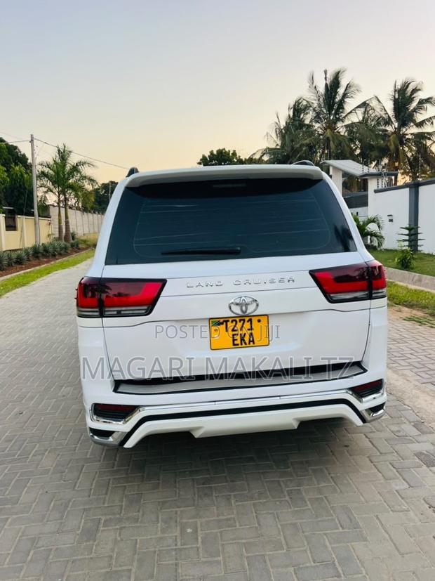 Toyota Land Cruiser 4.6 V8 GX 2010 White