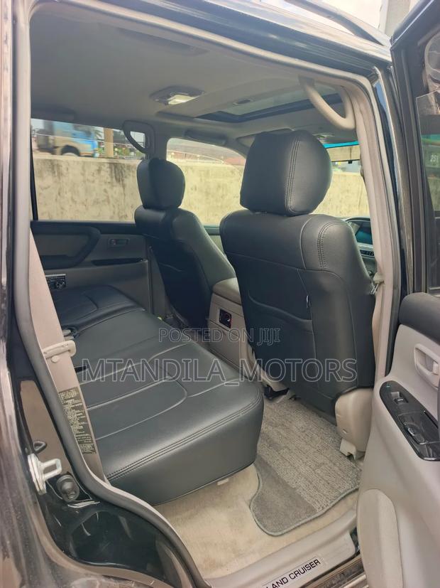 Toyota Land Cruiser Prado 2006 Black