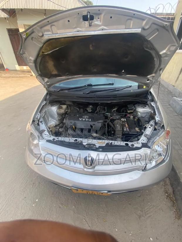Toyota IST 2003 Silver