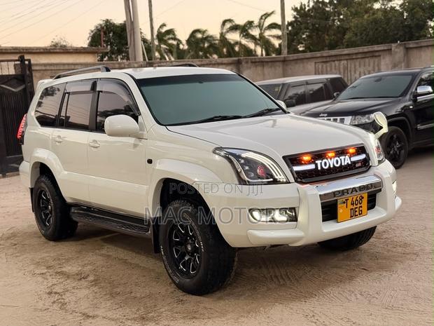 Toyota Land Cruiser Prado 2005 White