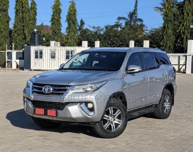 Toyota Fortuner 2017 Silver