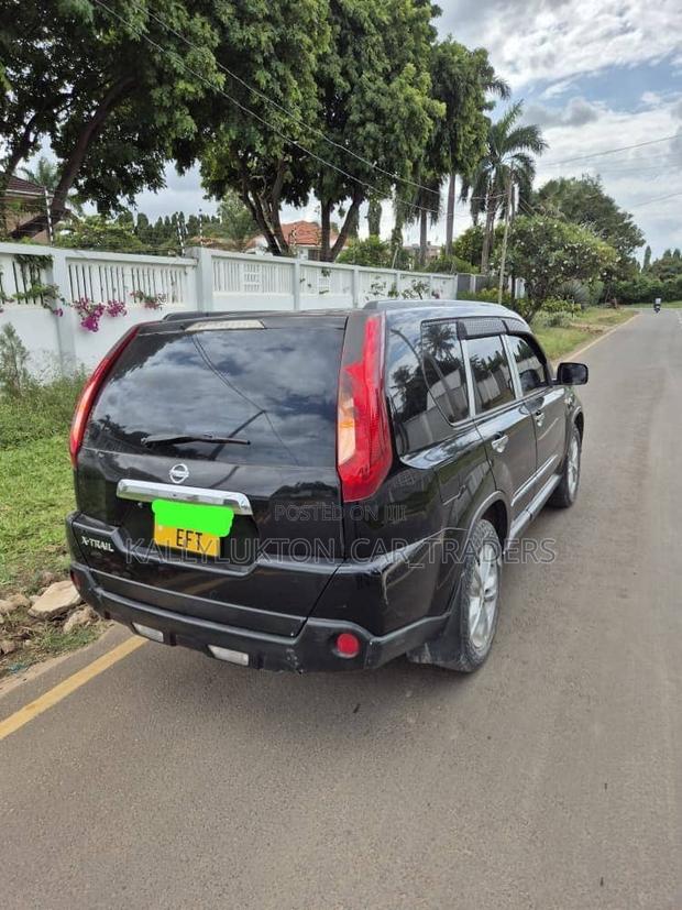 Nissan X-Trail 2010 Black