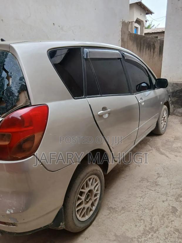 Toyota Corolla Spacio 2007 Gold
