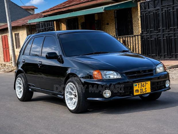 Toyota Starlet 2001 Black