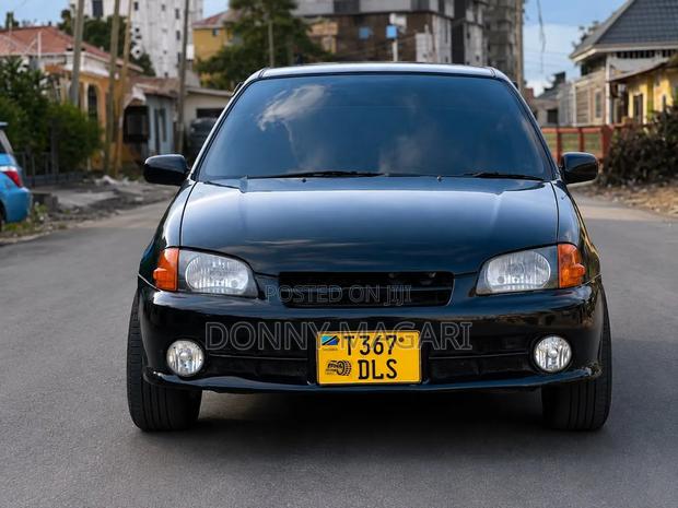 Toyota Starlet 2001 Black