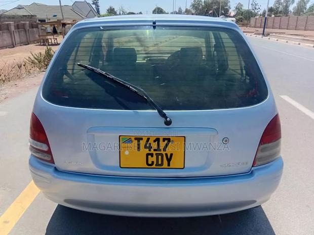 Toyota Starlet 2003 Silver