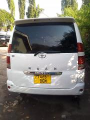 Toyota Noah 2001 White for sale