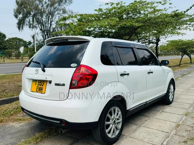 Mazda Verisa 2009 White