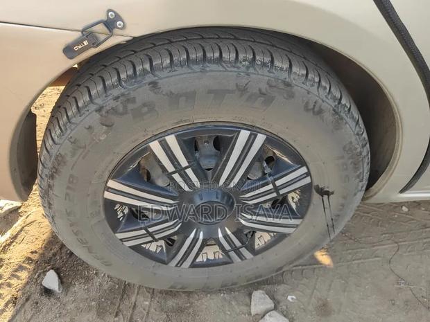 Toyota Raum 2005 Gray