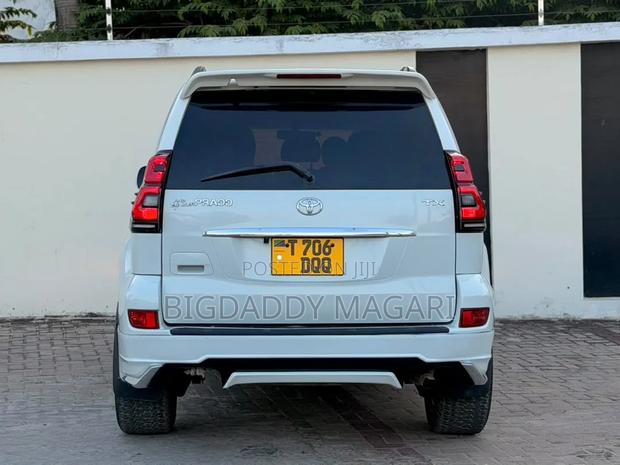 Toyota Land Cruiser Prado 2007 White