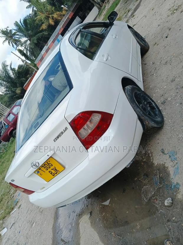 Toyota Corolla 2003 White