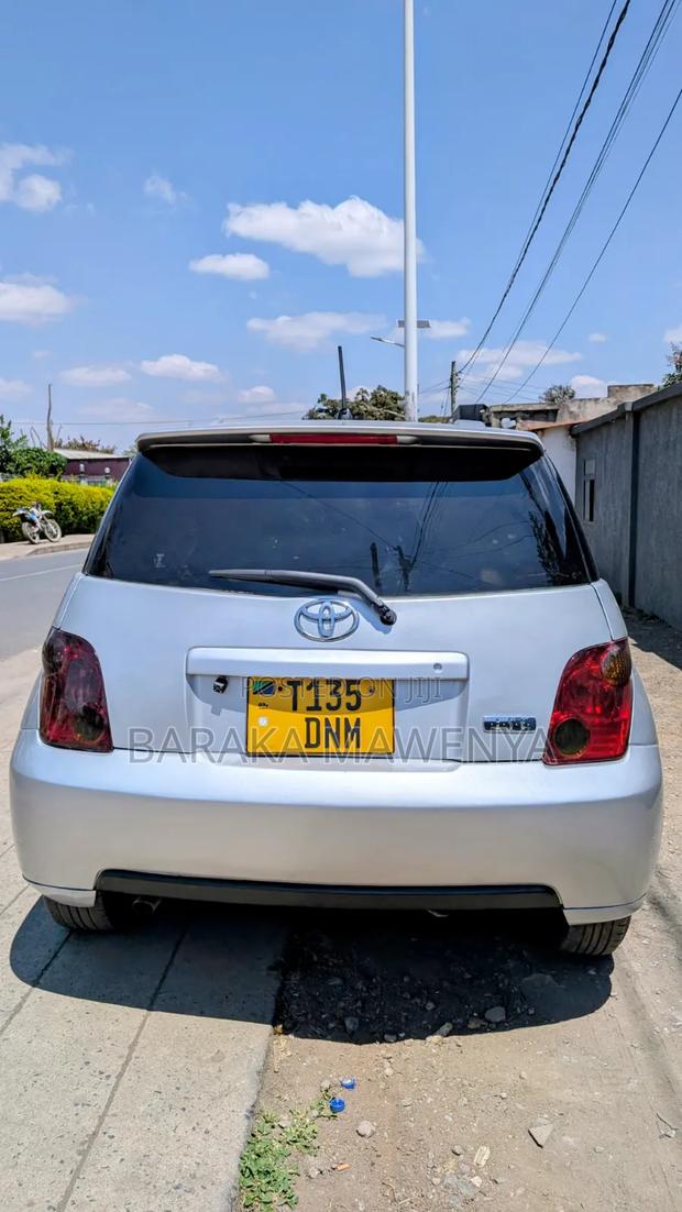 Toyota IST 2004 Silver