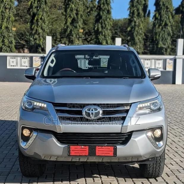 Toyota Fortuner 2016 Silver