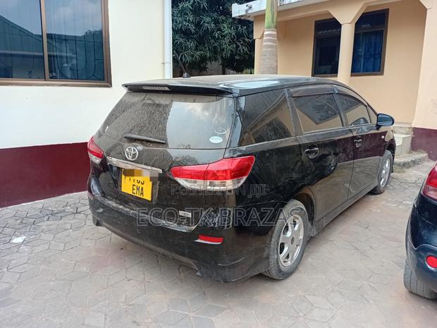 Toyota Wish 2012 Black