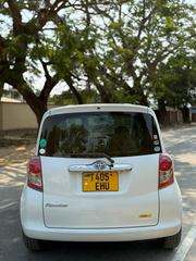 Toyota Ractis 2010 White for sale