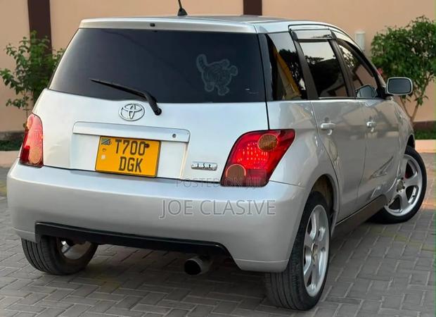 Toyota IST 2003 Silver