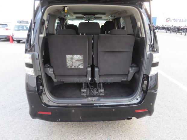 Toyota Vellfire 2009 Black