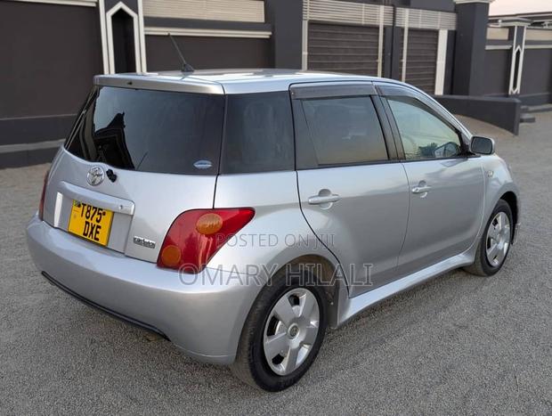 Toyota IST 2005 Silver