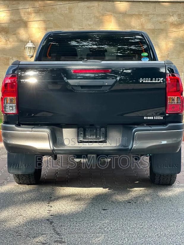 Toyota Hilux 2020 Black