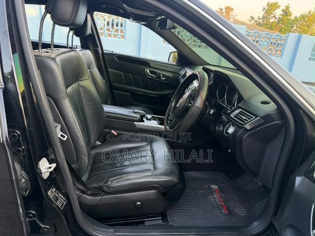 Mercedes-Benz E200 2014 Black