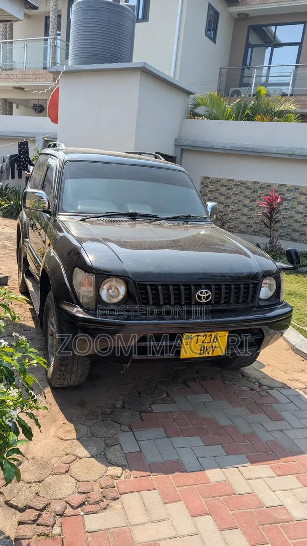 Toyota Land Cruiser Prado 2005 Black