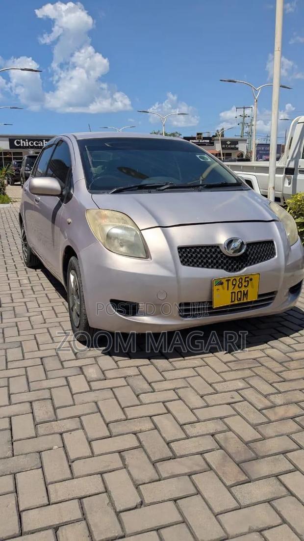 Toyota Vitz 2005 Beige