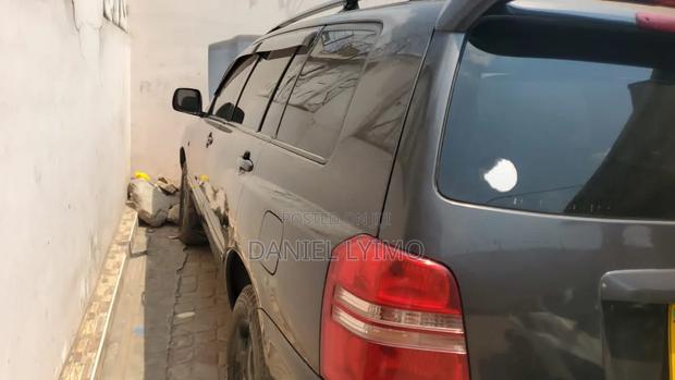 Toyota Kluger 2005 Gray